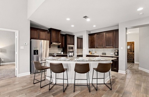 Timberwood Park House | 🌁 Hilltop Casa | Chef Kitchen, Gated Entry, Office