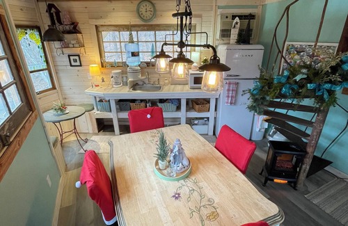 Nauvoo Cottage | Hilltop Cottage