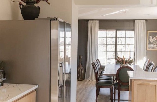 Goshen House | Hilltop Family Retreat