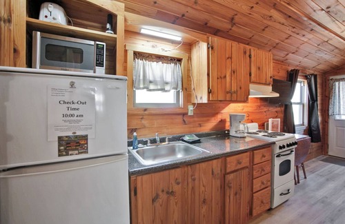 Knoxville House | Hilltop Hideaway 1 - Pet Friendly!