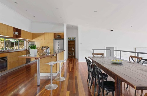 Merewether House | Hilltop Hideaway - Family Escape