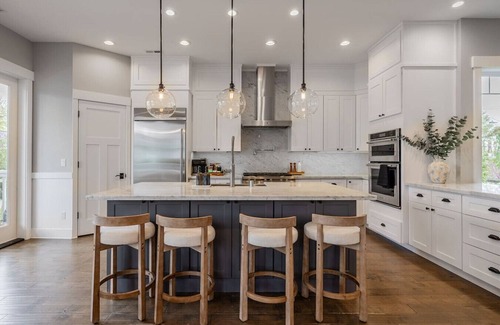 East Queen Anne House | Hilltop Hilltop Hideaway | Luxe Queen Anne Retreat + Views