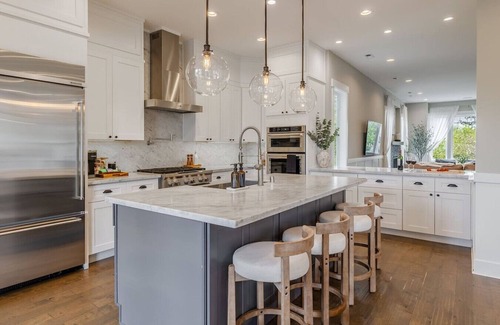 East Queen Anne House | Hilltop Hilltop Hideaway | Luxe Queen Anne Retreat + Views