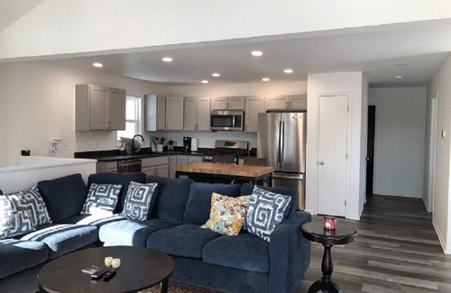 Whitewater House | Hilltop house overlooking Whitewater Lake with beach & boat access mins away.