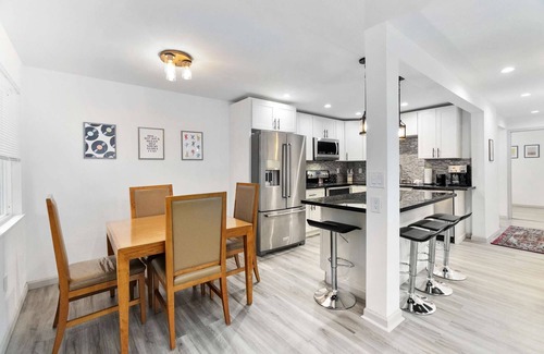 North Beacon Hill Condo | Hilltop in Seattle - modern and well appointed