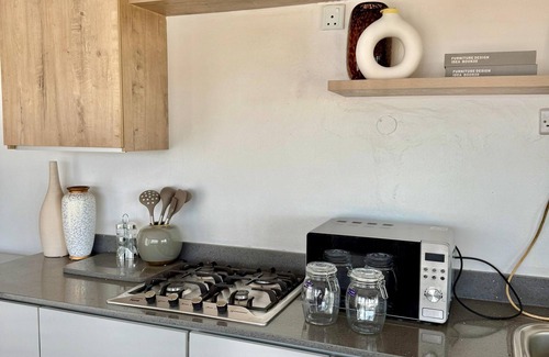 Harare East Apartment | Hilltop Lux Escape 180° Panoramic City View: 24/7 Solar + Fast WiFi + Borehole