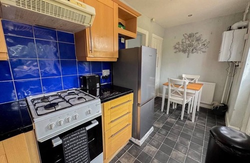 High Hazels House | Hilltop Place Suites Parkway M1J33