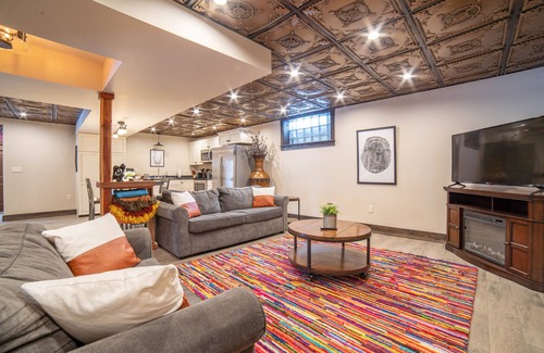East Hillside Apartment | Hilltop Retreat w/Sauna | Near Downtown
