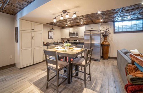 East Hillside Apartment | Hilltop Retreat w/Sauna | Near Downtown