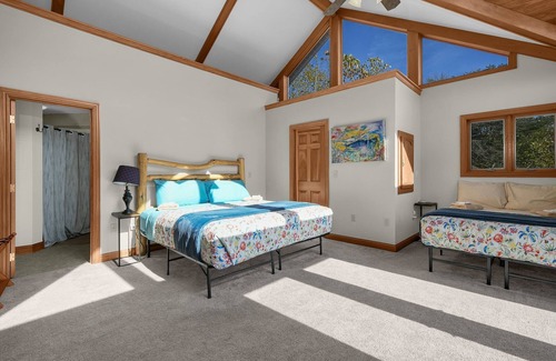 Sugar Grove Cabin | Hilltop Retreat with Indoor Saltwater Pool