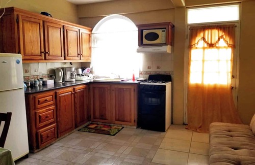 Portsmouth Apartment | Hilltop-view 1-bedroom apartments in Portsmouth with WiFi, AC