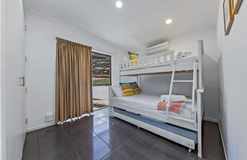 Cannonvale House | Hilltop Views - Cannonvale