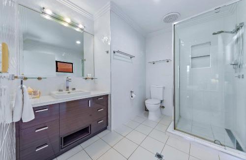 Cannonvale House | Hilltop Views - Cannonvale