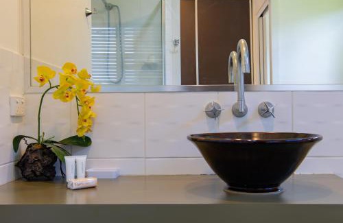 Cannonvale House | Hilltop Views - Cannonvale