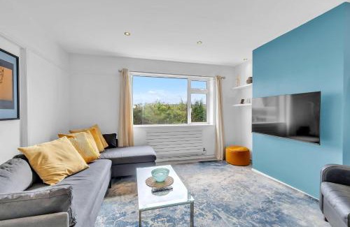 Plumpton Green House | Hillview House By My Getaways