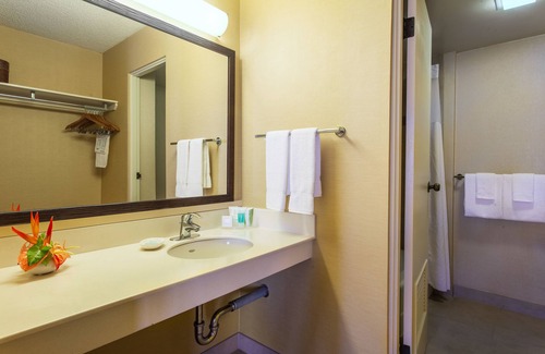 Hilo Hotel | Hilo Hawaiian Hotel, Trademark Collection by Wyndham
