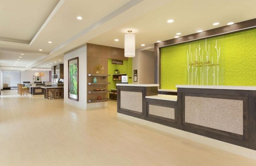 South Hills Hotel | Hilton Garden Inn Pittsburgh Airport South-Robinson Mall
