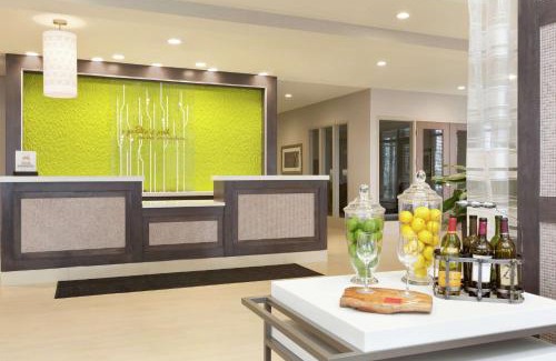 South Hills Hotel | Hilton Garden Inn Pittsburgh Airport South-Robinson Mall