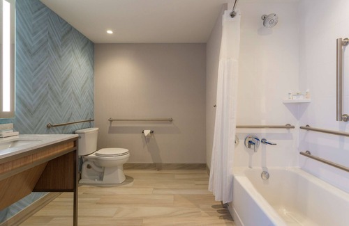 Brookline Hotel | Hilton Garden Inn Boston Brookline, MA
