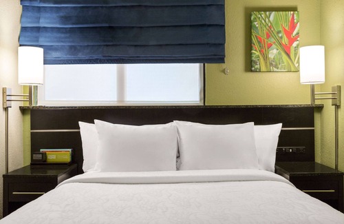 Deco Hotel | Hilton Garden Inn Houston NW/Willowbrook