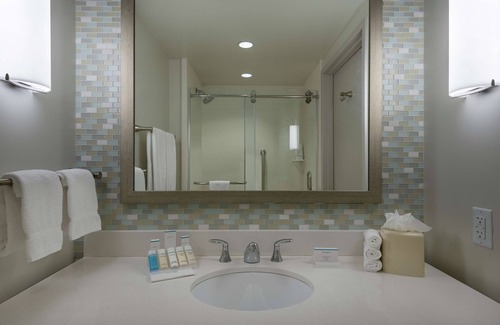 Ludlam Hotel | Hilton Garden Inn Miami Dolphin Mall