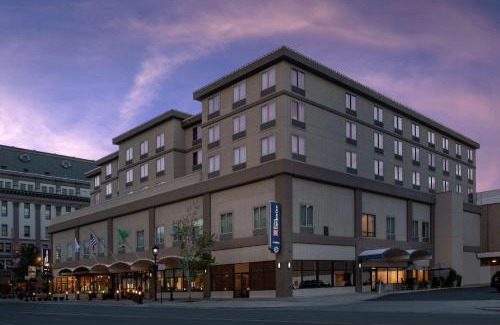 Brownstown Hotel | Hilton Garden Inn Yakima Downtown