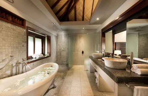 Pihaena Resort | Hilton Moorea Lagoon Resort and Spa