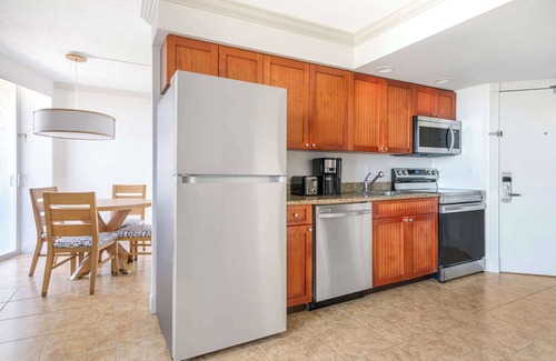 Bostroms Resort | Hilton Vacation Club The Cove on Ormond Beach