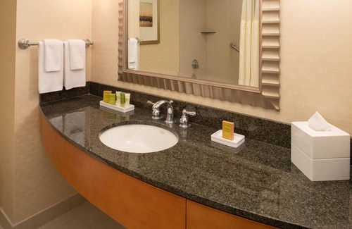 Downtown Vancouver Hotel | Hilton Vancouver Washington