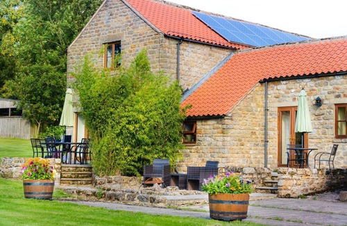 Pickering Cottage | Hindburn - a cottage that sleeps 2 guests in 1 bedroom