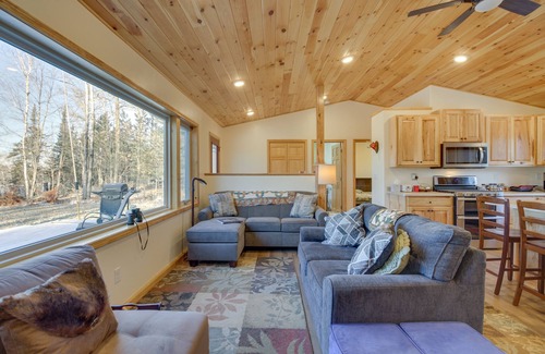 Hines Cabin | Hines Vacation Rental w/Grill: Walk to Lake!