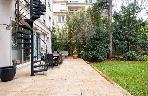 Parchamp–Albert Kahn Apartment | Hint of the Exotic, by Veeve