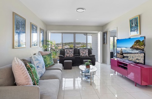 Cumbalum House | Hinterland Home, Sleeps 10 with Pets and a private Saltwater Pool