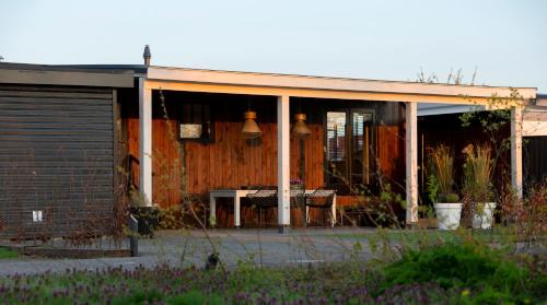 Lith House | Hip huisje aan de Maas