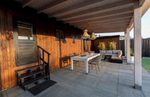 Lith House | Hip huisje aan de Maas
