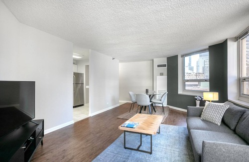 Rush and Division Apartment | Hip River North 1BR w/Gym, W/D, near Magnificent Mile, by Blueground