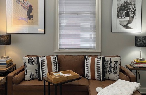 Glens Falls Apartment | Hip Suite-1st Floor - Arts District/Farmers Mkt/Cafes/Breweries-Near Lake George