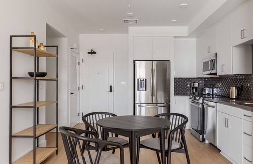 University Heights Apartment | Hip University Heights 2BR w/Courtyard, nr Restaurants, by Blueground