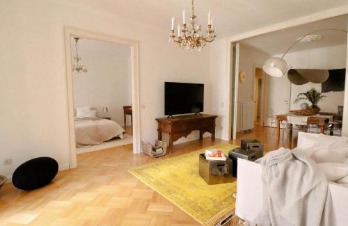 Inner City Budapest Apartment | Hiraeth home
