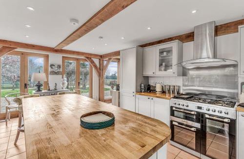 Chipping Campden House | Hiron's Piece - Hot Tub Packages Available