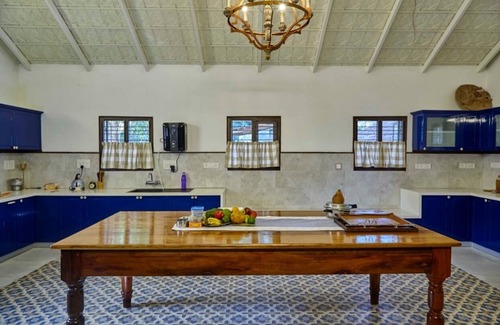 Belur House | Hirvate Estate - English Colonial Coffee estate bungalow