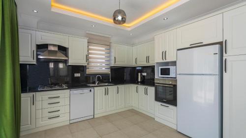 Hisaronu Villa | Hisar 2 - 4 Bedroom Holiday Villa in Hisarönü