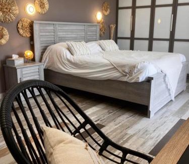 Bezouce Bed & Breakfast | HISTOIRE D'Ô - Les Piscines - Chambres d'hôtes