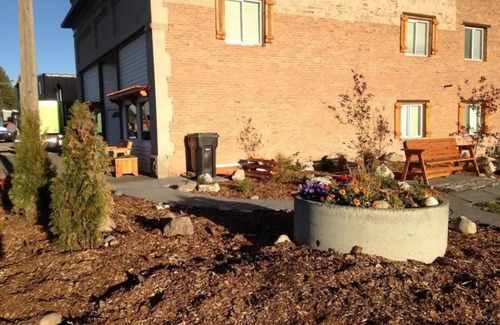 Ucon Apartment | Historic 100-year-old lodging en route to Yellowstone Apt#1