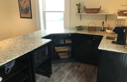 Shelbyville Apartment | Historic 1850's downtown home, located downtown, very close to Lake Shelbyville.