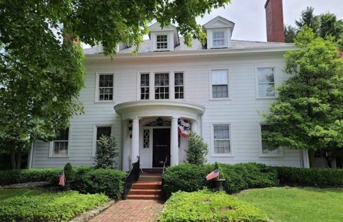 Mercer House | Historic 1914 Georgian Colonial Manor