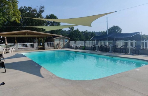 Elizabeth Apartment | Historic 2 Bed Cabin w/pool access - Fish Cabin Share Save