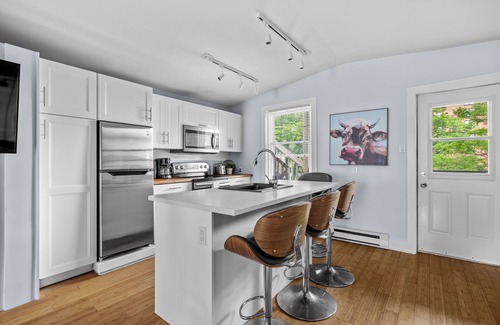 Downtown Halifax Apartment | Historic 2 bedroom central down town location near waterfront - #3