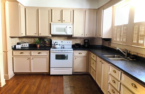 Walterboro House | Historic 3-bedroom house walking distance to downtown Walterboro with WiFi, AC