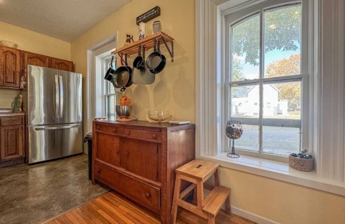 Algona House | Historic 3 -bedroom house in Algona close to downtown WiFi. 2 parks nearby